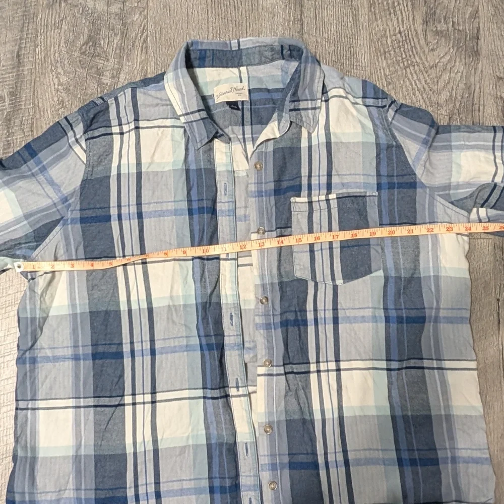 Universal Thread Blue and White Flannel Plaid Button Down Shirt Women's Large - Picture 2 of 7
